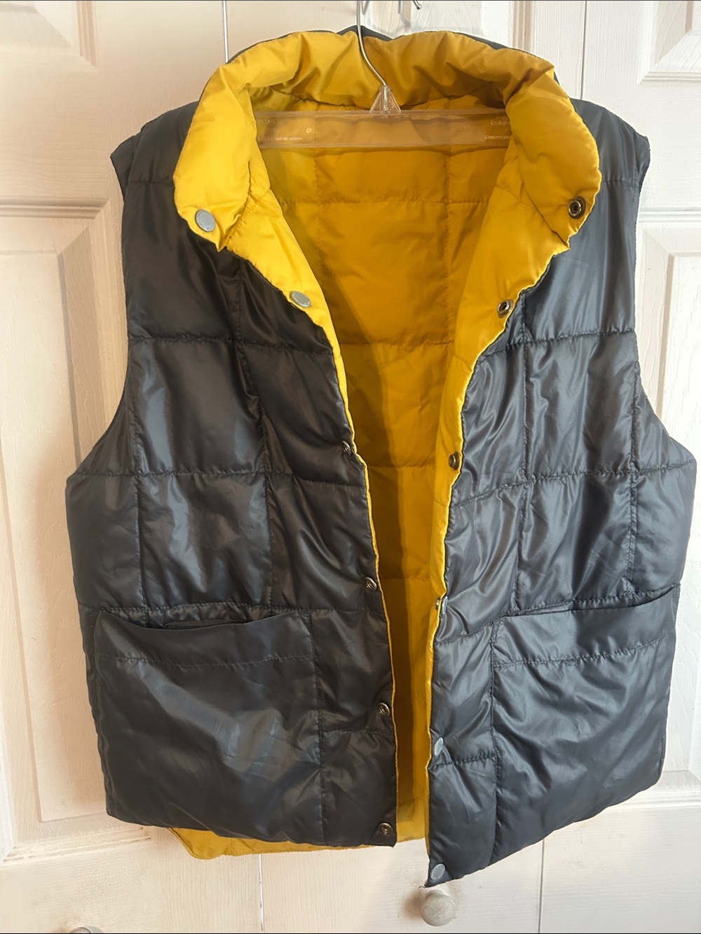 Reversible-Double Sided Quilted Puffer Vest    Medium
